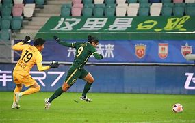 关于史图加特接连失利，主帅面临压力考验的信息