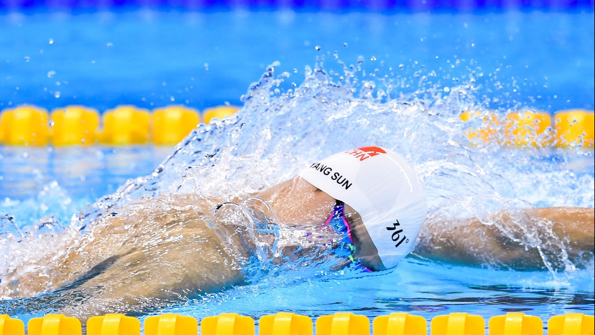 亚洲杯首回合激情夜！石宇奇里突外投，纽约尼克斯横扫北京国安